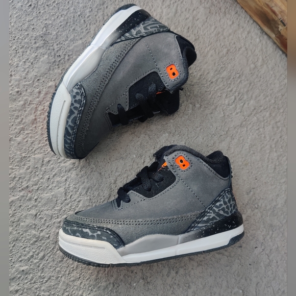 Air Jordan 3 Retro - Picture 2 of 3